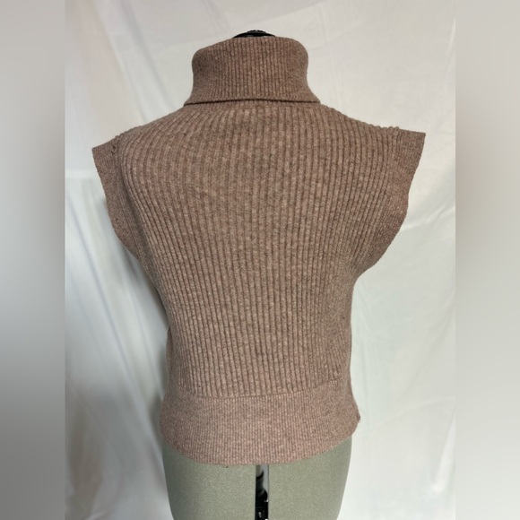 ZARA Sweater Vest - Picture 3 of 3